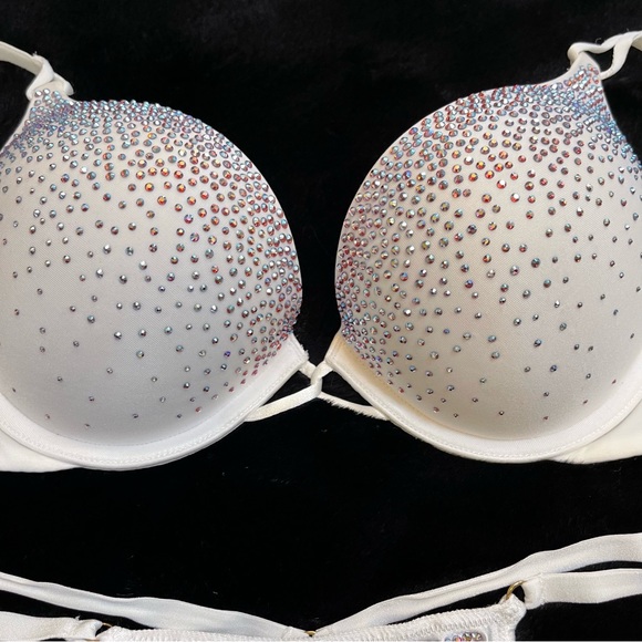 34B 2pcs Vs Victoria’s Secret Crystal Bombshell 2010 Fashion Show Bra and Panty - Picture 4 of 17